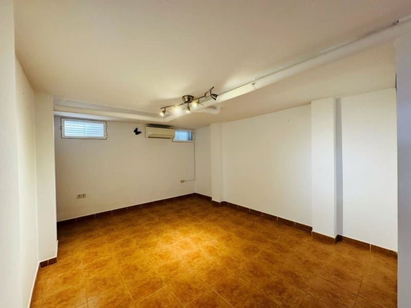 Chalet de 5 habitaciones en Torrevieja en venta con garaje - 549.000 € (Ref: 9659218)