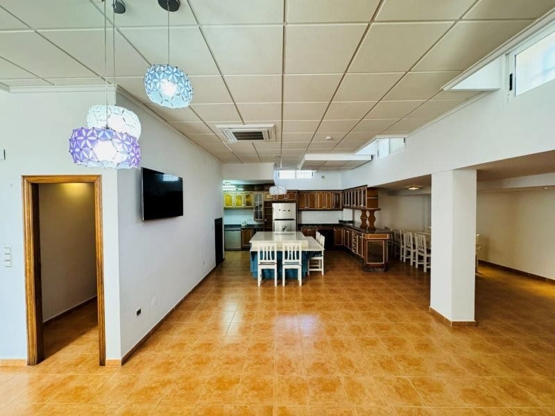 Chalet de 5 habitaciones en Torrevieja en venta con garaje - 549.000 € (Ref: 9659218)