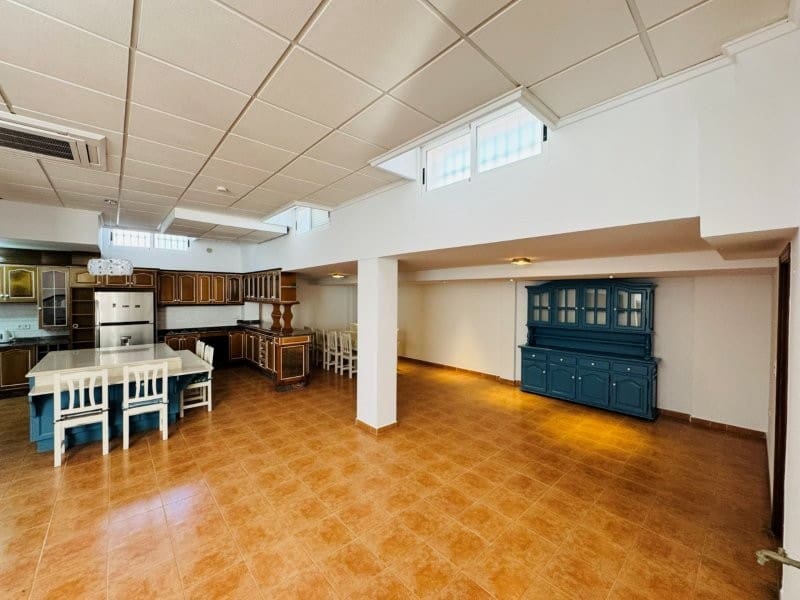 Chalet de 5 habitaciones en Torrevieja en venta con garaje - 549.000 € (Ref: 9659218)