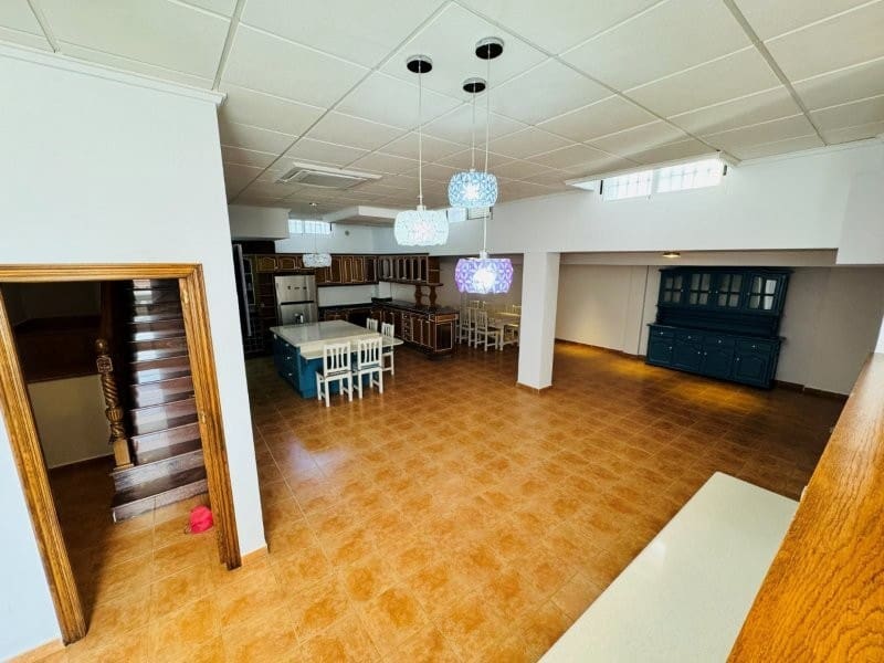 Chalet de 5 habitaciones en Torrevieja en venta con garaje - 549.000 € (Ref: 9659218)