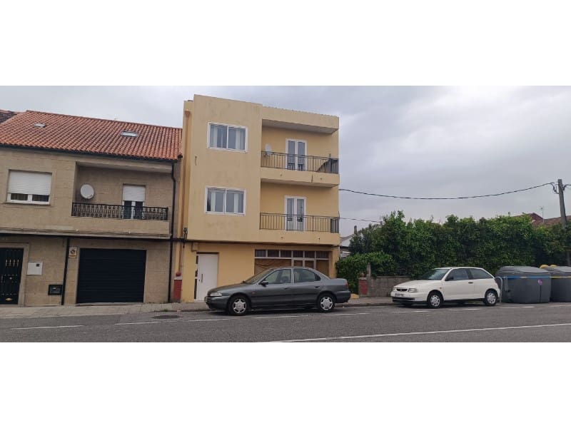 Commercieel te koop in Vilagarcia de Arousa - € 400.000 (Ref: 9765101)