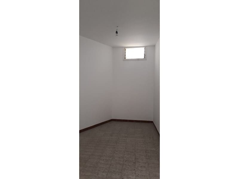 Commercieel te koop in Vilagarcia de Arousa - € 400.000 (Ref: 9765101)