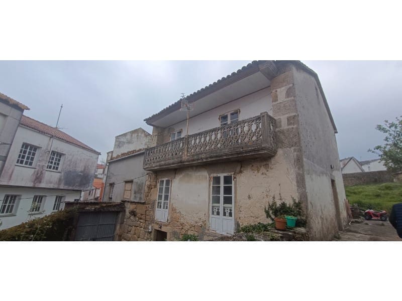 5 bedroom Finca/Country House for sale in Laxe - € 267,000 (Ref: 9817915)