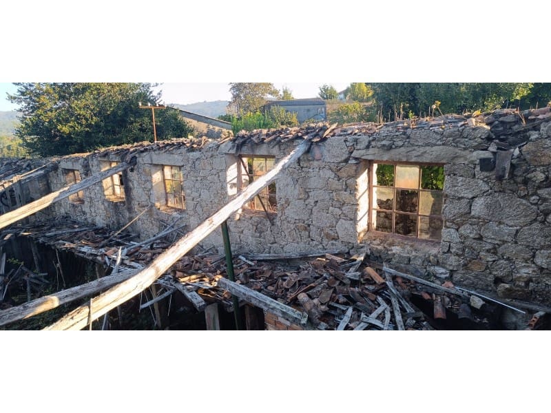 4 bedroom Finca/Country House for sale in Santiago de Compostela - € 280,000 (Ref: 9824860)