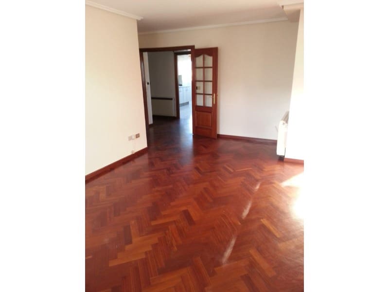 2 bedroom Apartment for rent in A Coruna city - € 900 (Ref: 9850990)