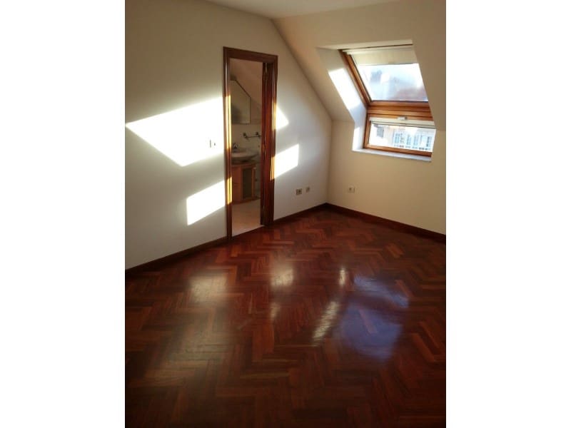 2 bedroom Apartment for rent in A Coruna city - € 900 (Ref: 9850990)