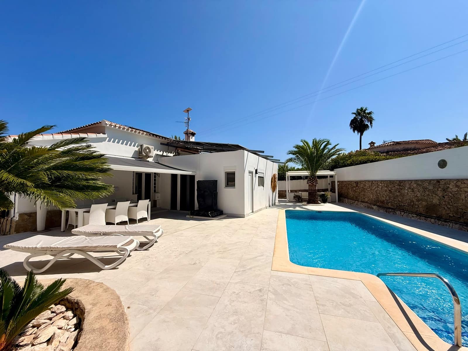 2 Zimmer Villa zu verkaufen in Denia mit Pool Garage - 679.000 € (Ref: 10000936)