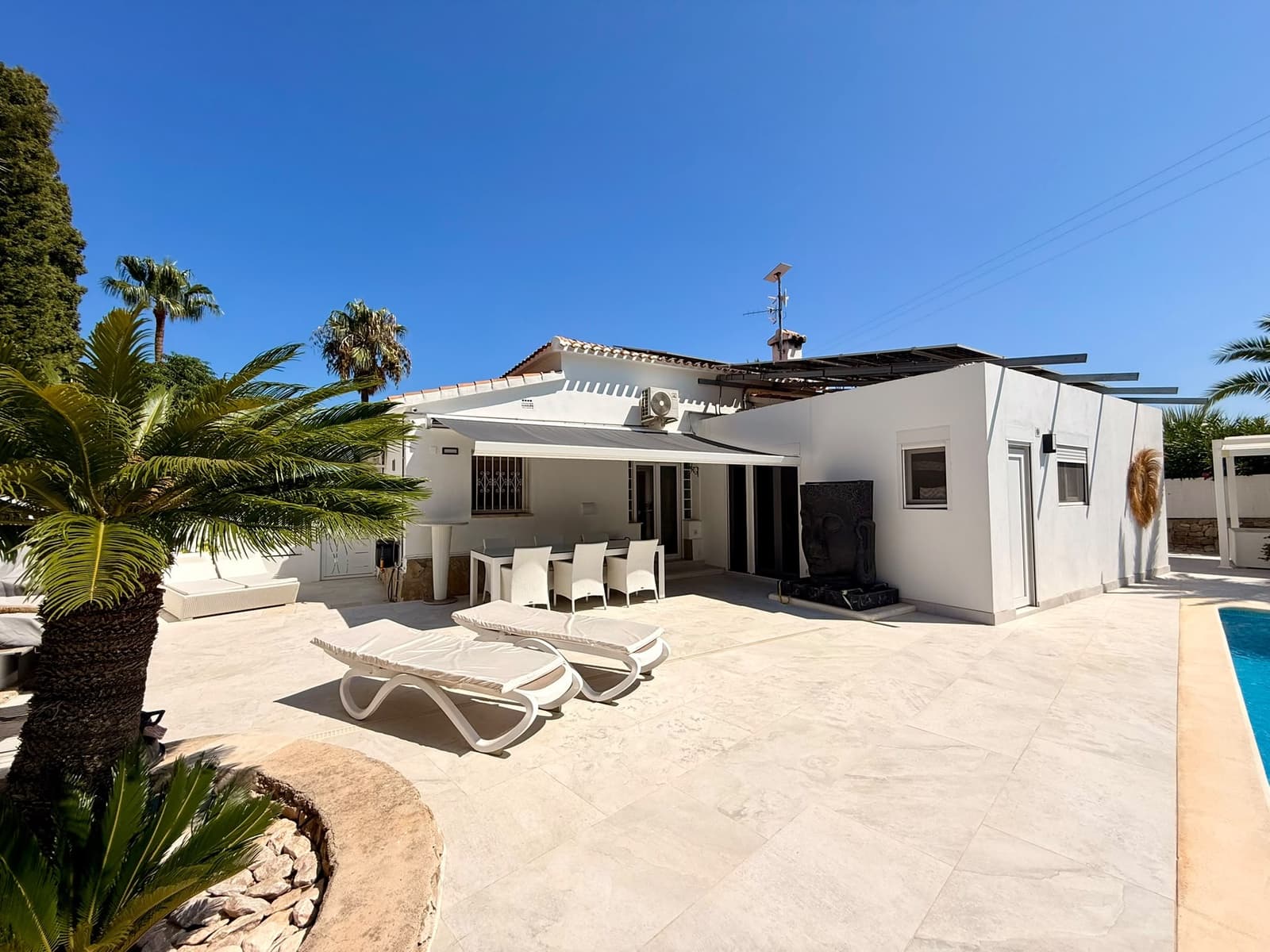 2 Zimmer Villa zu verkaufen in Denia mit Pool Garage - 679.000 € (Ref: 10000936)