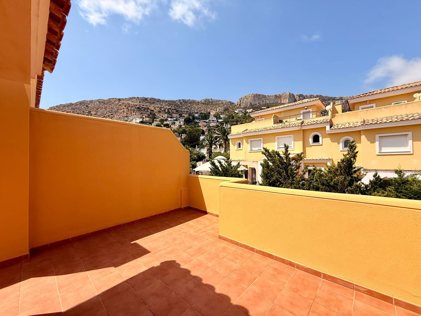 4 makuuhuone Bungalow myytävänä paikassa Calpe / Calp mukana uima-altaan 
autotalli - 475 000 € (Ref: 10007597)