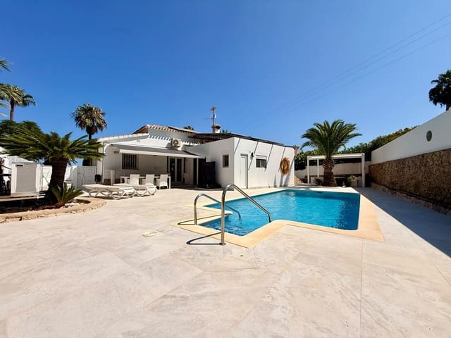 2 sypialnia Willa na sprzedaż w El Montgó, Dénia z basenem garażem - 679 000 € (Ref: 10007677)