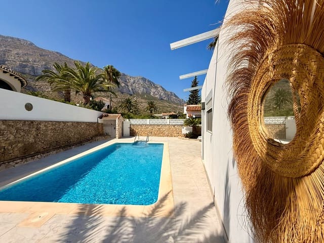 2 sypialnia Willa na sprzedaż w El Montgó, Dénia z basenem garażem - 679 000 € (Ref: 10007677)