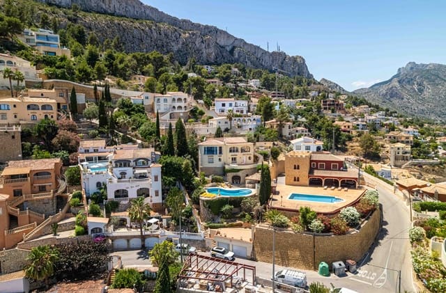 3 soveværelse Villa til salg i Maryvilla, Calpe / Calp med swimmingpool garage - € 949.000 (Ref: 10007723)