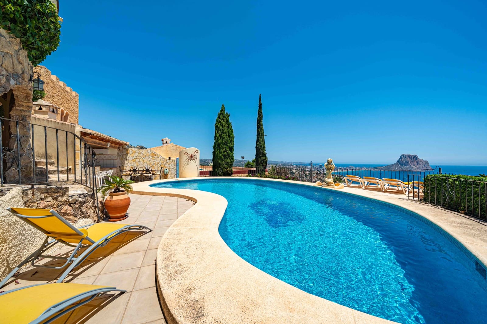 3 Zimmer Villa zu verkaufen in Calpe / Calp mit Pool Garage - 949.000 € (Ref: 10007723)