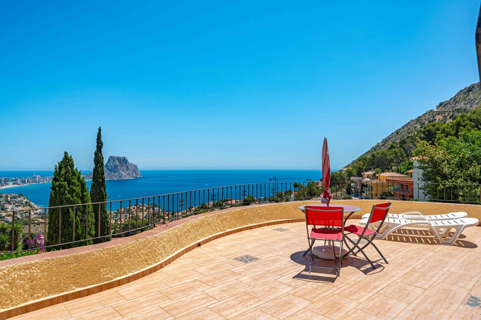 3 Zimmer Villa zu verkaufen in Calpe / Calp mit Pool Garage - 949.000 € (Ref: 10007723)