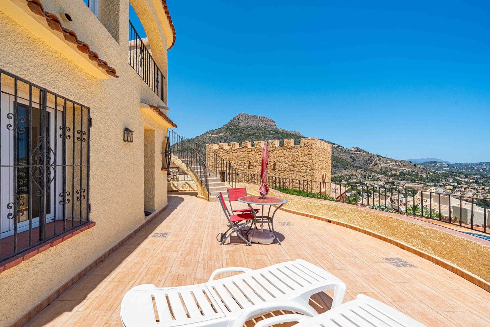 3 Zimmer Villa zu verkaufen in Calpe / Calp mit Pool Garage - 949.000 € (Ref: 10007723)