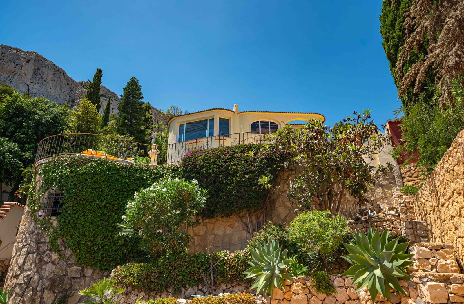3 Zimmer Villa zu verkaufen in Calpe / Calp mit Pool Garage - 949.000 € (Ref: 10007723)