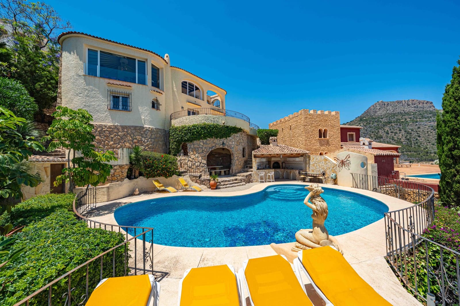 3 Zimmer Villa zu verkaufen in Calpe / Calp mit Pool Garage - 949.000 € (Ref: 10007723)