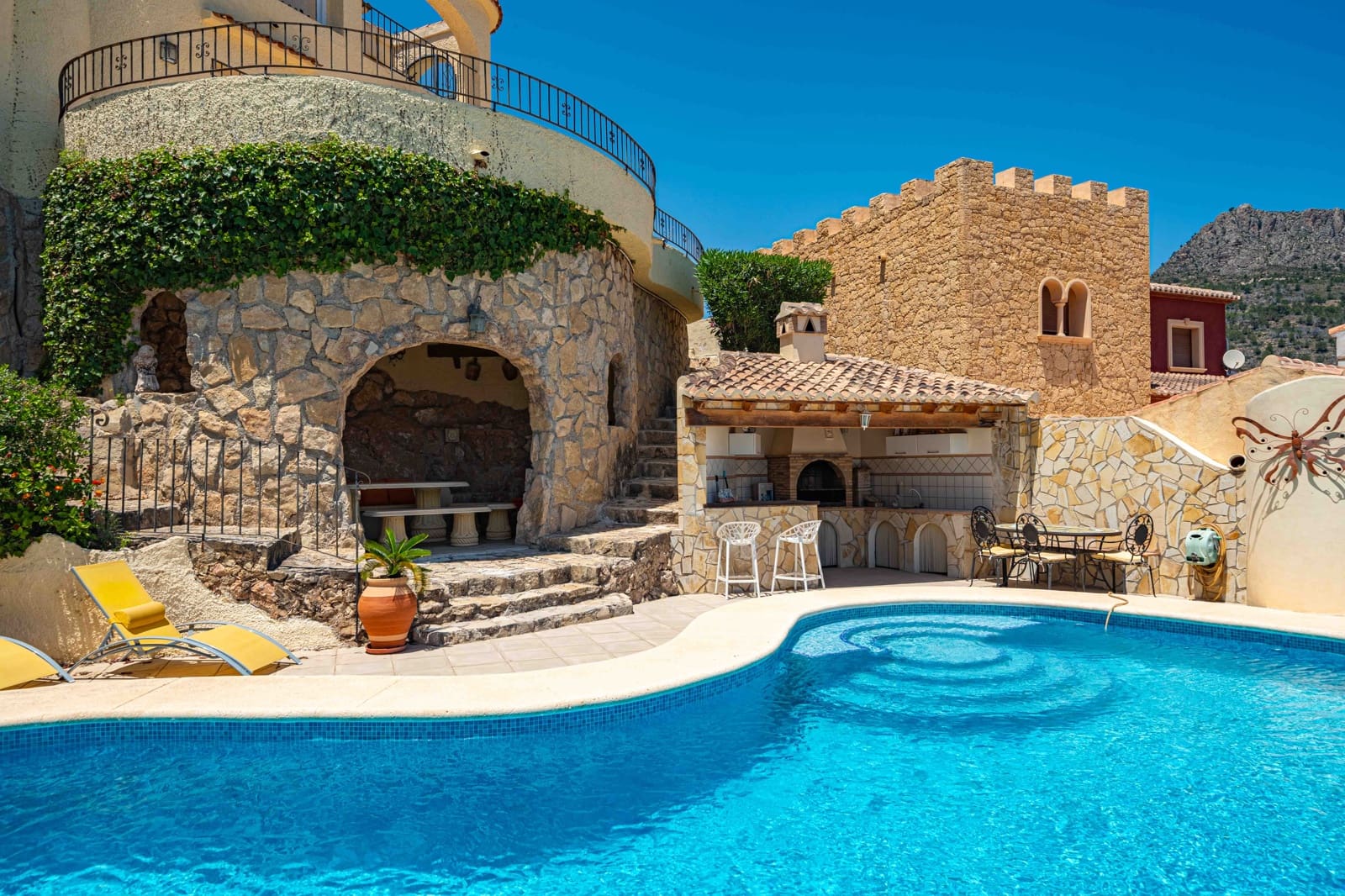 3 Zimmer Villa zu verkaufen in Calpe / Calp mit Pool Garage - 949.000 € (Ref: 10007723)