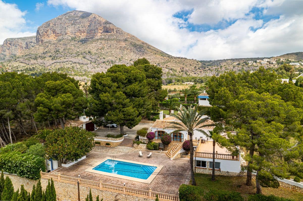 4 soverom Villa til salgs i Javea / Xabia med svømmebasseng garasje - € 995 000 (Ref: 10009339)