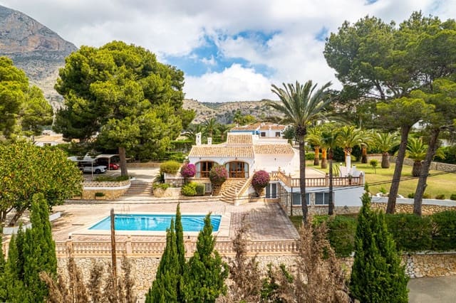 Chalet de 4 habitaciones en Partida Tosal - Zona del Castellans, Javea / Xàbia en venta con piscina garaje - 995.000 € (Ref: 10009339)