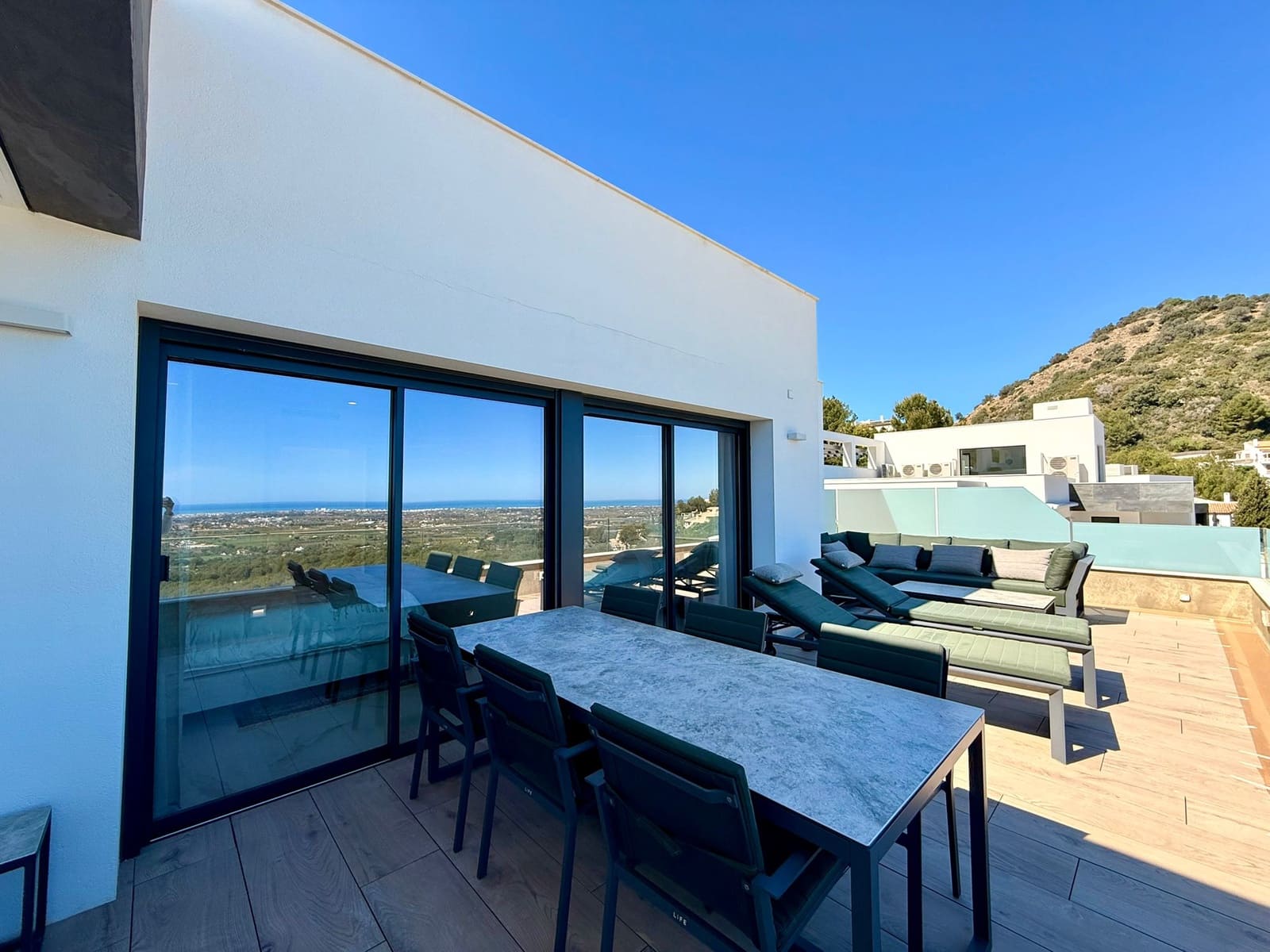 3 slaapkamer Penthouse te koop in Denia met zwembad garage - € 750.000 (Ref: 10011760)