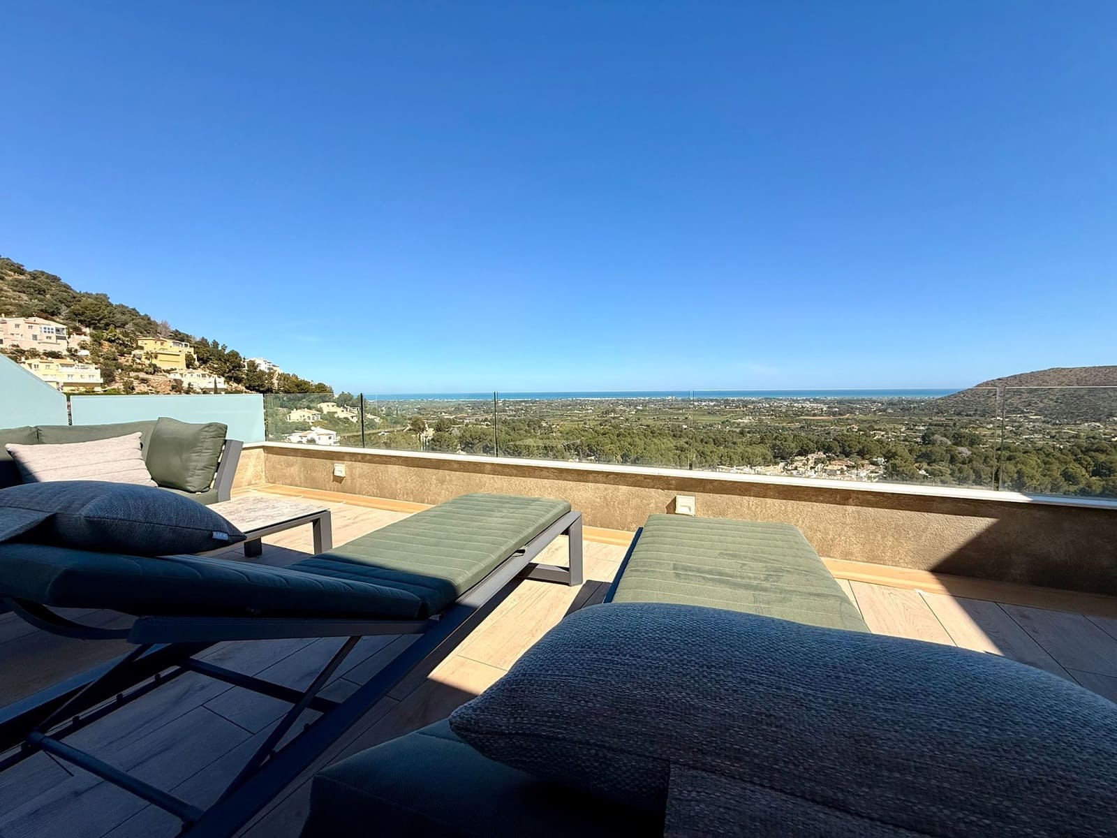 3 slaapkamer Penthouse te koop in Denia met zwembad garage - € 750.000 (Ref: 10011760)