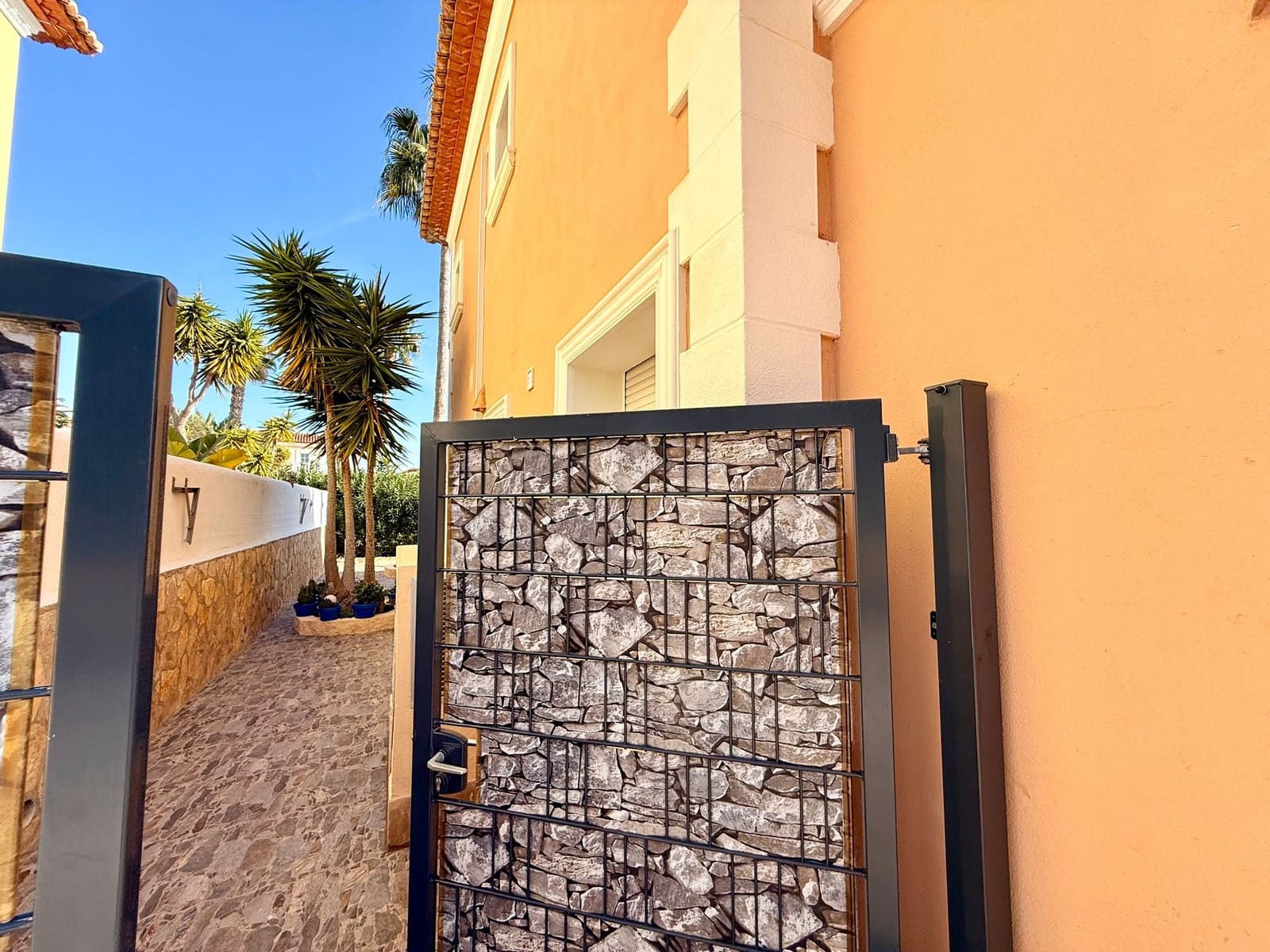 3 Zimmer Bungalow zu verkaufen in Calpe / Calp mit Pool Garage - 425.000 € (Ref: 10011934)