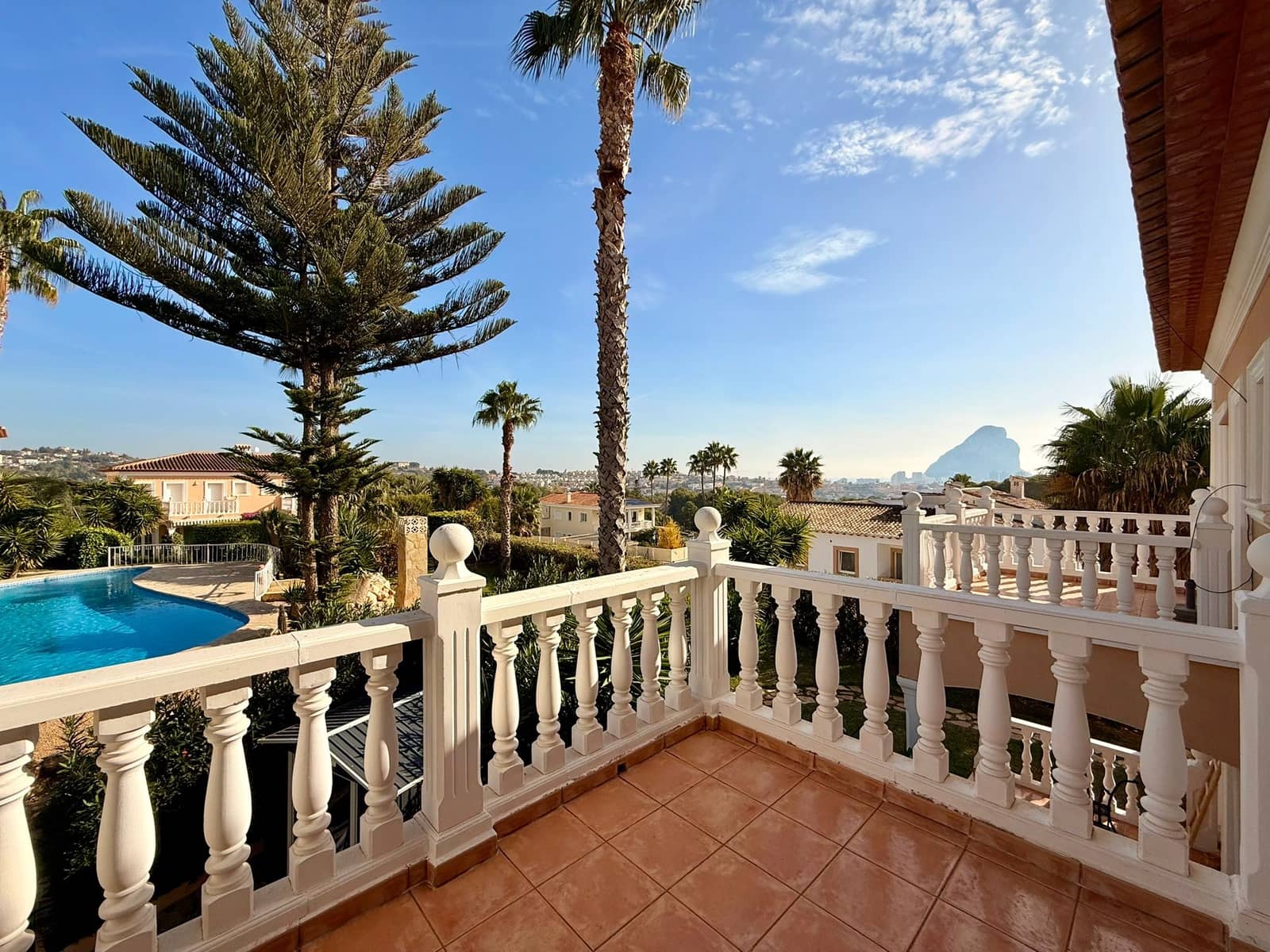 3 Zimmer Bungalow zu verkaufen in Calpe / Calp mit Pool Garage - 425.000 € (Ref: 10011934)
