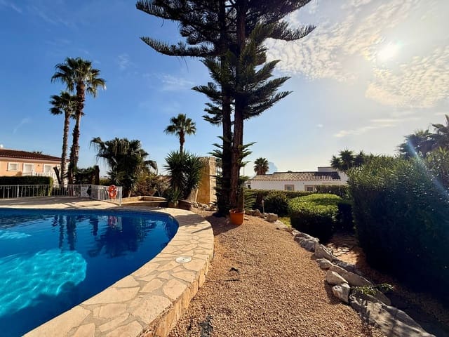 3 Zimmer Bungalow zu verkaufen in Gargasindi, Calpe / Calp mit Pool Garage - 425.000 € (Ref: 10011934)