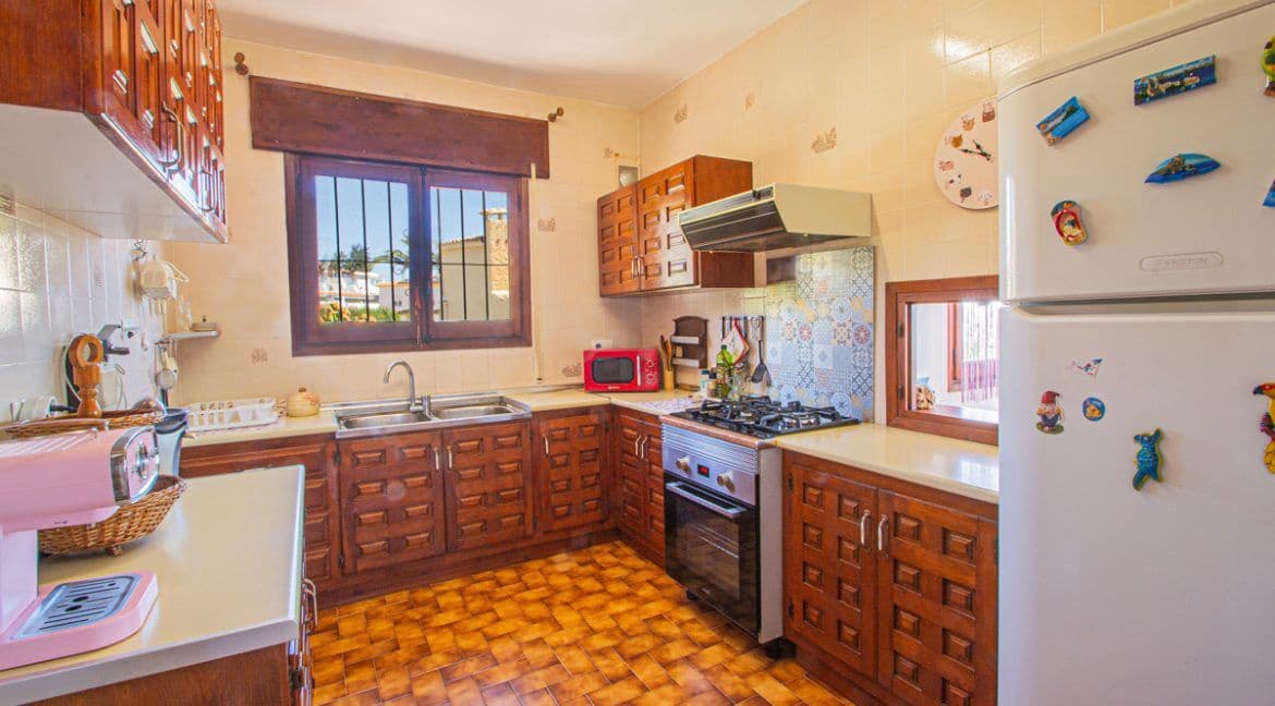 4 makuuhuone Huvila myytävänä paikassa Calpe / Calp mukana uima-altaan 
autotalli - 550 000 € (Ref: 10012191)