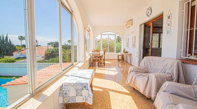 4 Zimmer Villa zu verkaufen in Gargasindi, Calpe / Calp mit Pool Garage - 550.000 € (Ref: 10012191)