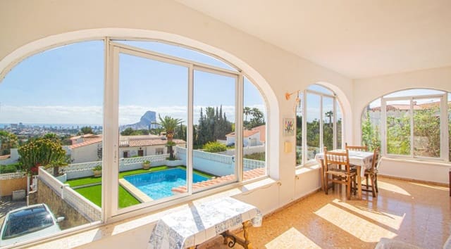 4 Zimmer Villa zu verkaufen in Gargasindi, Calpe / Calp mit Pool Garage - 550.000 € (Ref: 10012191)