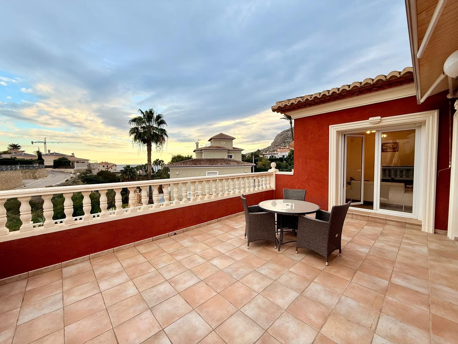 5 soveværelse Villa til salg i Calpe / Calp med swimmingpool garage - € 820.000 (Ref: 10012332)