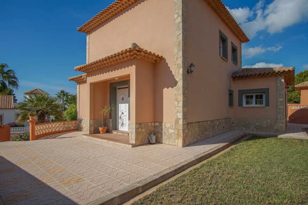 5 soverom Villa til salgs i Calpe / Calp med svømmebasseng garasje - € 719 000 (Ref: 10014281)
