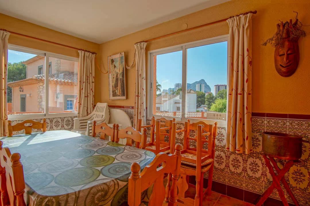 5 bedroom Villa for sale in Calpe / Calp with pool garage - € 719,000 (Ref: 10014281)