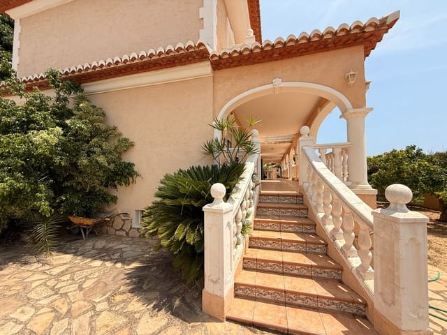 6 soverom Villa til salgs i Gargasindi, Calpe / Calp med svømmebasseng garasje - € 990 000 (Ref: 10015861)