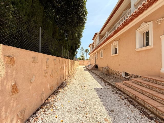 6 soverom Villa til salgs i Gargasindi, Calpe / Calp med svømmebasseng garasje - € 990 000 (Ref: 10015861)