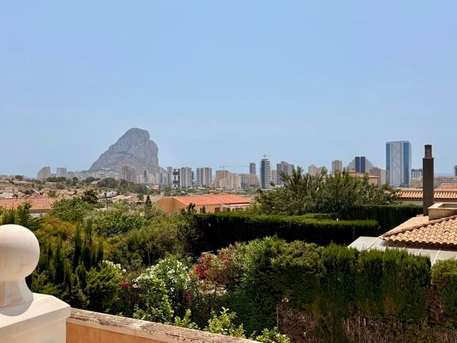 5 bedroom Villa for sale in Gargasindi, Calpe / Calp with pool garage - € 990,000 (Ref: 10015861)