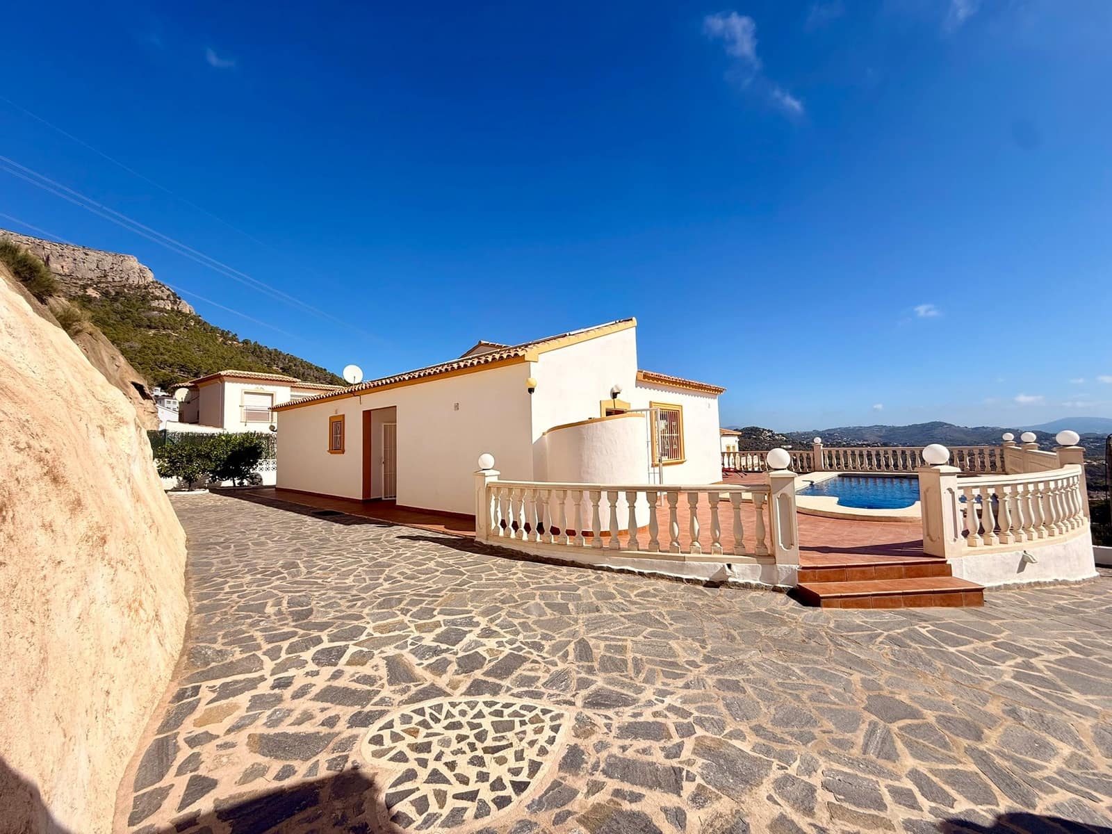 4 chambre Villa/Maison à vendre à Calpe / Calp avec piscine garage - 690 000 € (Ref: 10041433)