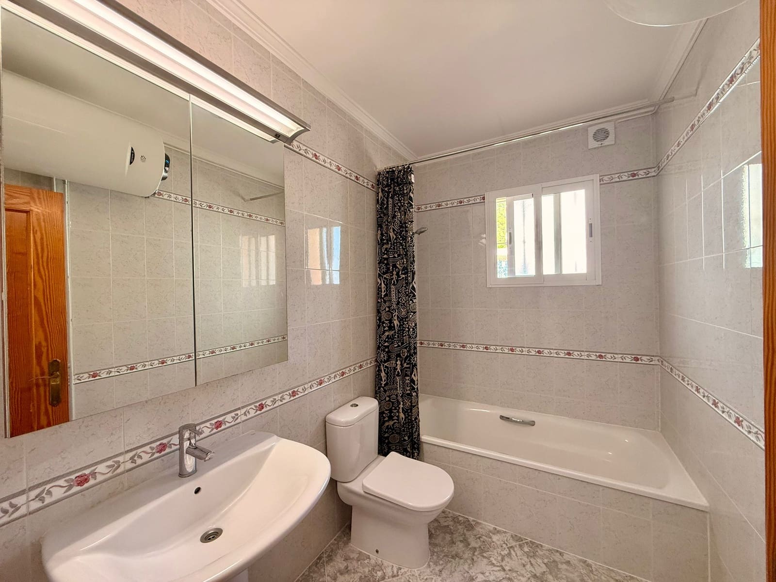 4 chambre Villa/Maison à vendre à Calpe / Calp avec piscine garage - 690 000 € (Ref: 10041433)