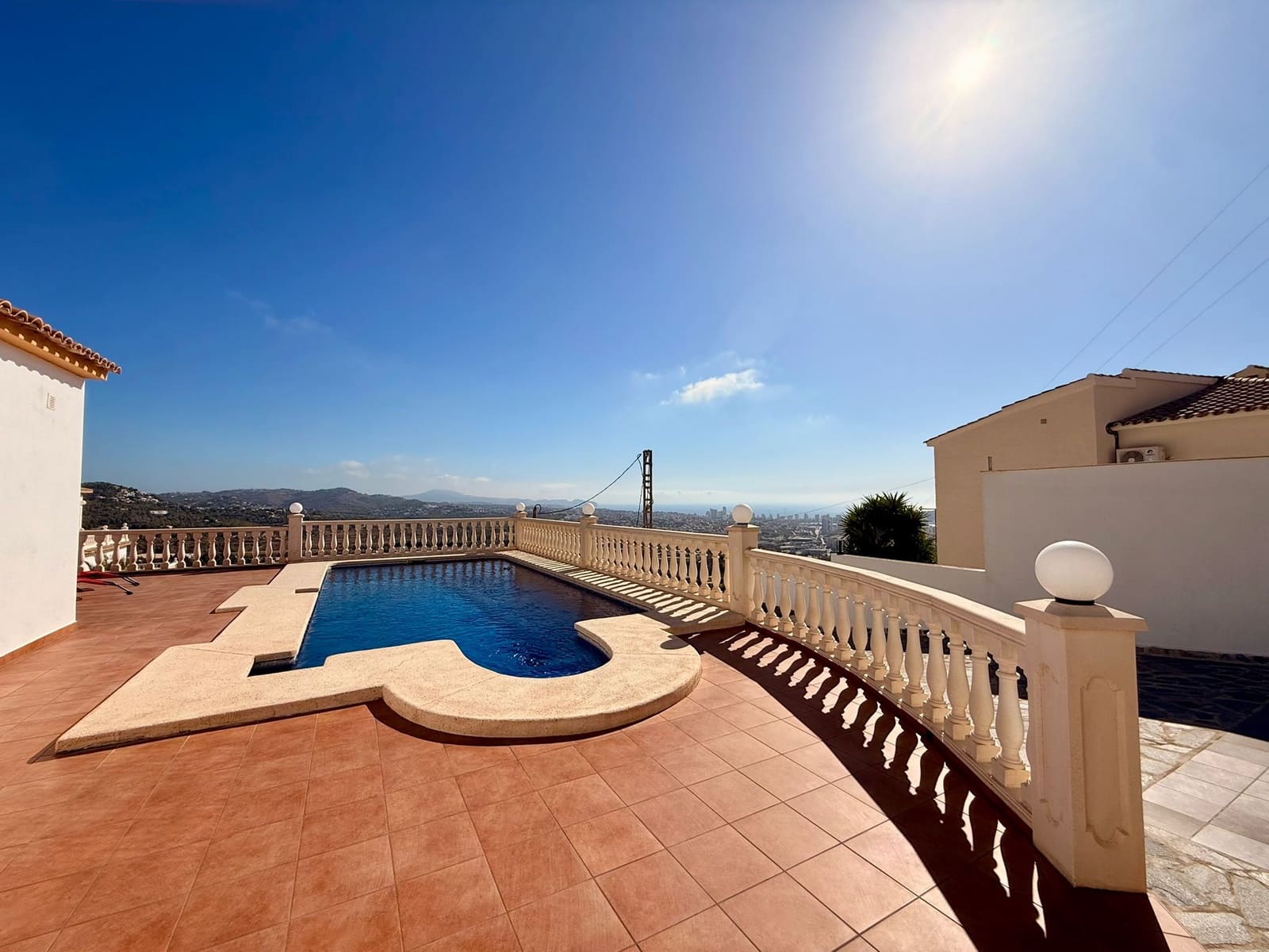 4 chambre Villa/Maison à vendre à Calpe / Calp avec piscine garage - 690 000 € (Ref: 10041433)