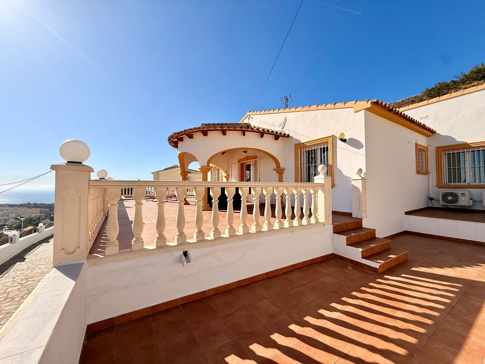 4 chambre Villa/Maison à vendre à Calpe / Calp avec piscine garage - 690 000 € (Ref: 10041433)