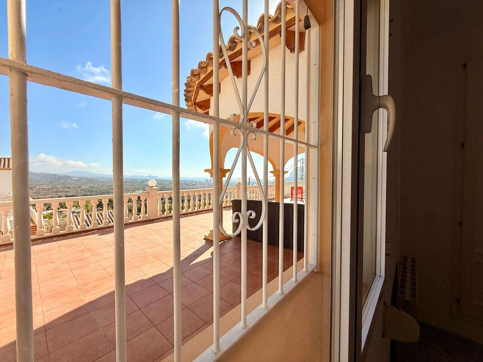 4 chambre Villa/Maison à vendre à Calpe / Calp avec piscine garage - 690 000 € (Ref: 10041433)