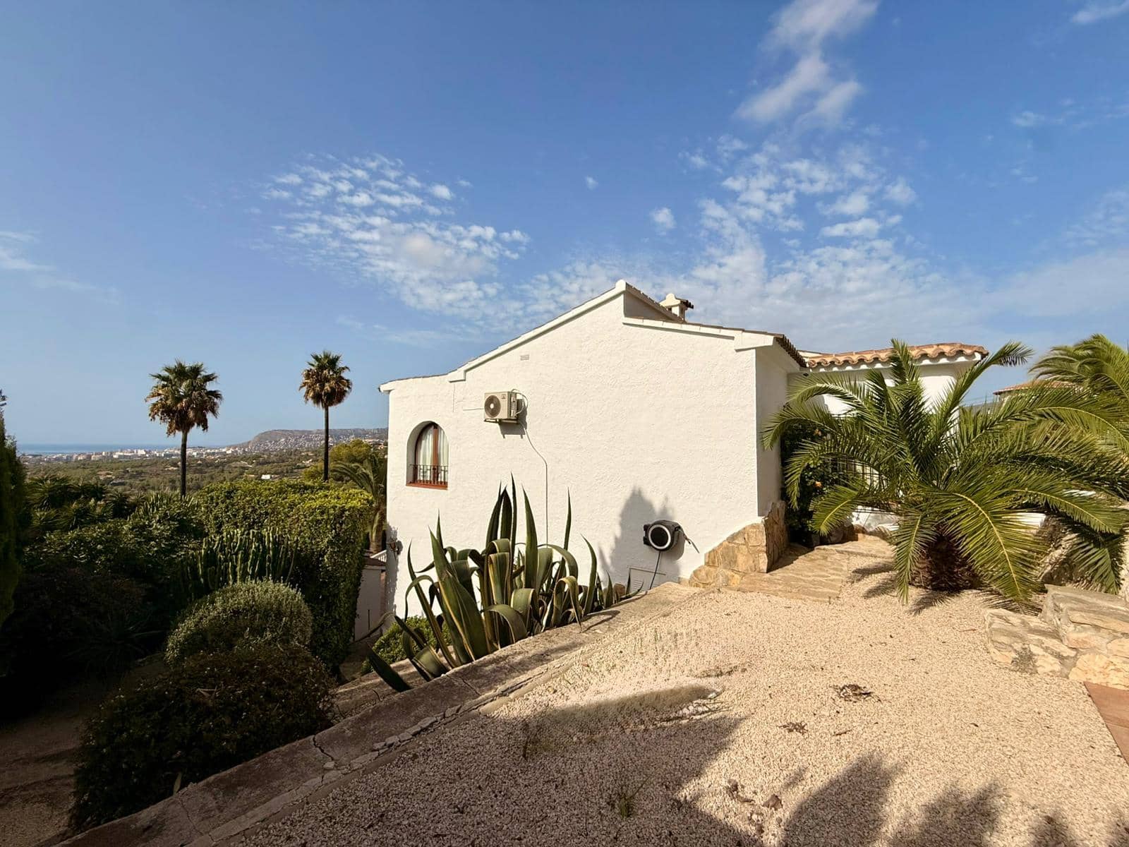 4 sypialnia Willa na sprzedaż w Calpe / Calp z basenem garażem - 760 000 € (Ref: 10045692)