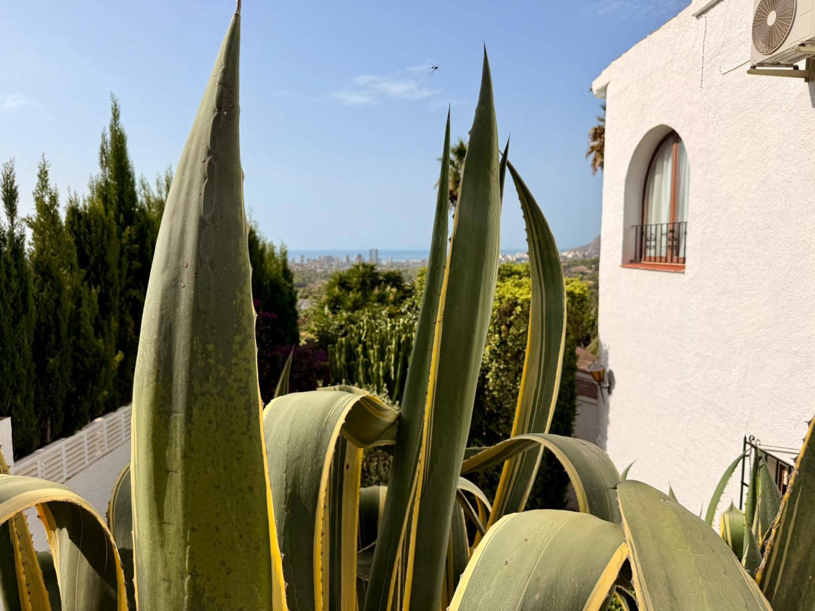 4 sypialnia Willa na sprzedaż w Calpe / Calp z basenem garażem - 760 000 € (Ref: 10045692)