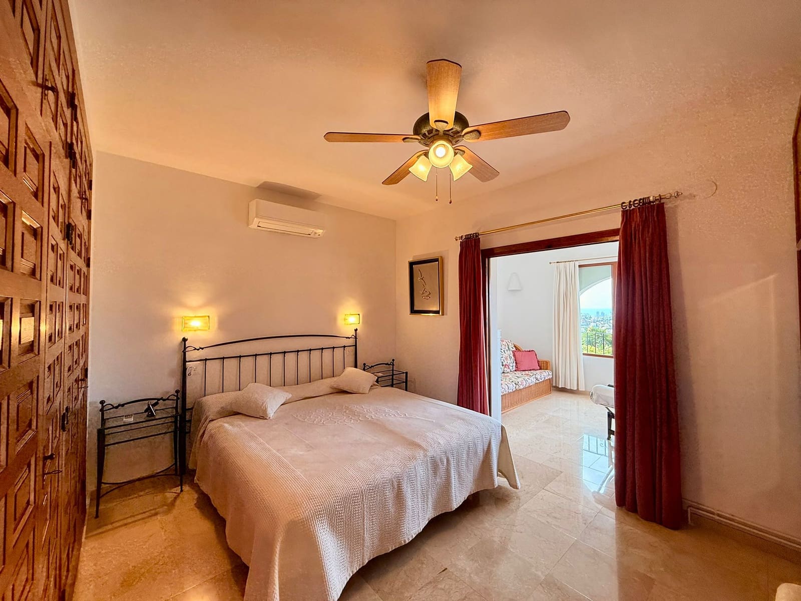 4 sypialnia Willa na sprzedaż w Calpe / Calp z basenem garażem - 760 000 € (Ref: 10045692)