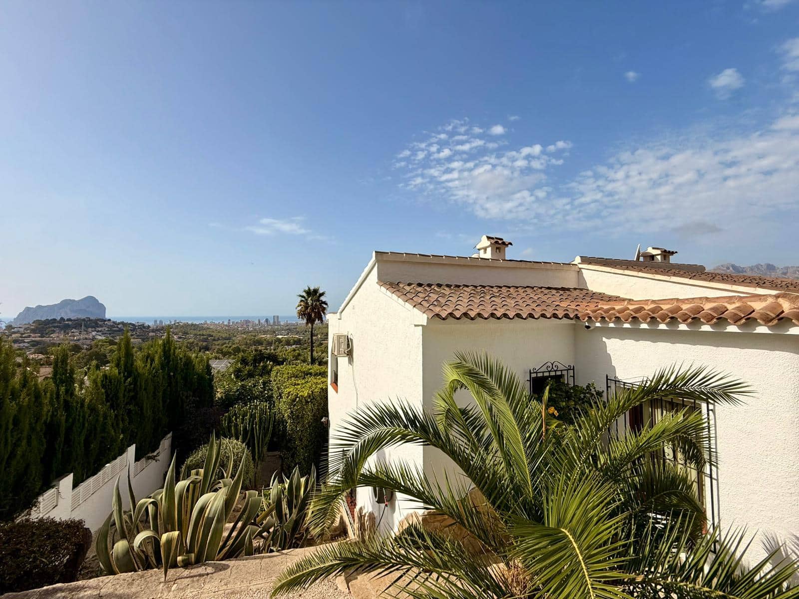 4 sypialnia Willa na sprzedaż w Calpe / Calp z basenem garażem - 760 000 € (Ref: 10045692)