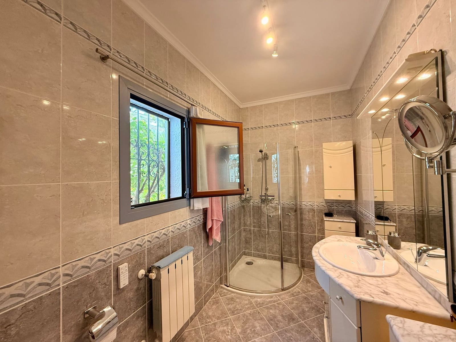 4 sypialnia Willa na sprzedaż w Calpe / Calp z basenem garażem - 760 000 € (Ref: 10045692)