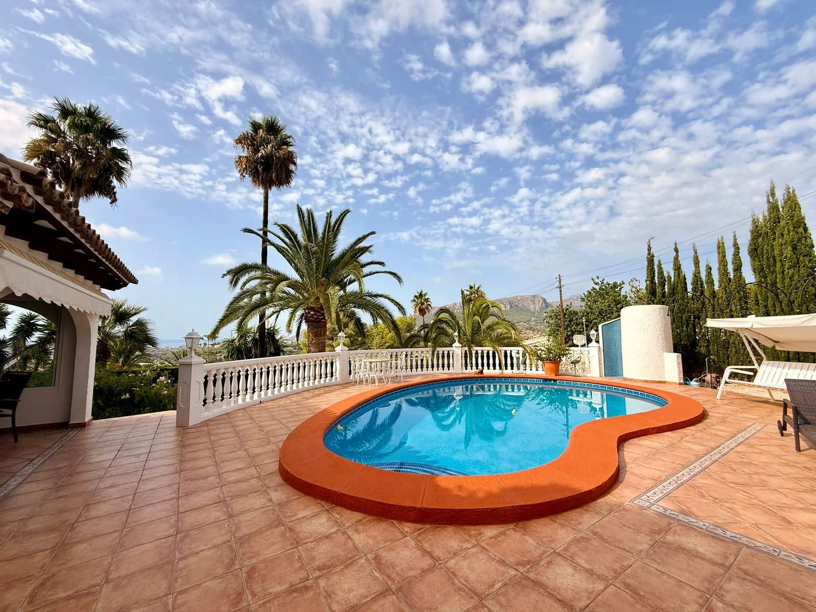 4 sypialnia Willa na sprzedaż w Calpe / Calp z basenem garażem - 760 000 € (Ref: 10045692)