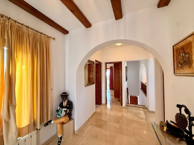 4 quarto Moradia para venda em Cometa - Carrió, Calpe / Calp com piscina garagem - 760 000 € (Ref: 10045692)